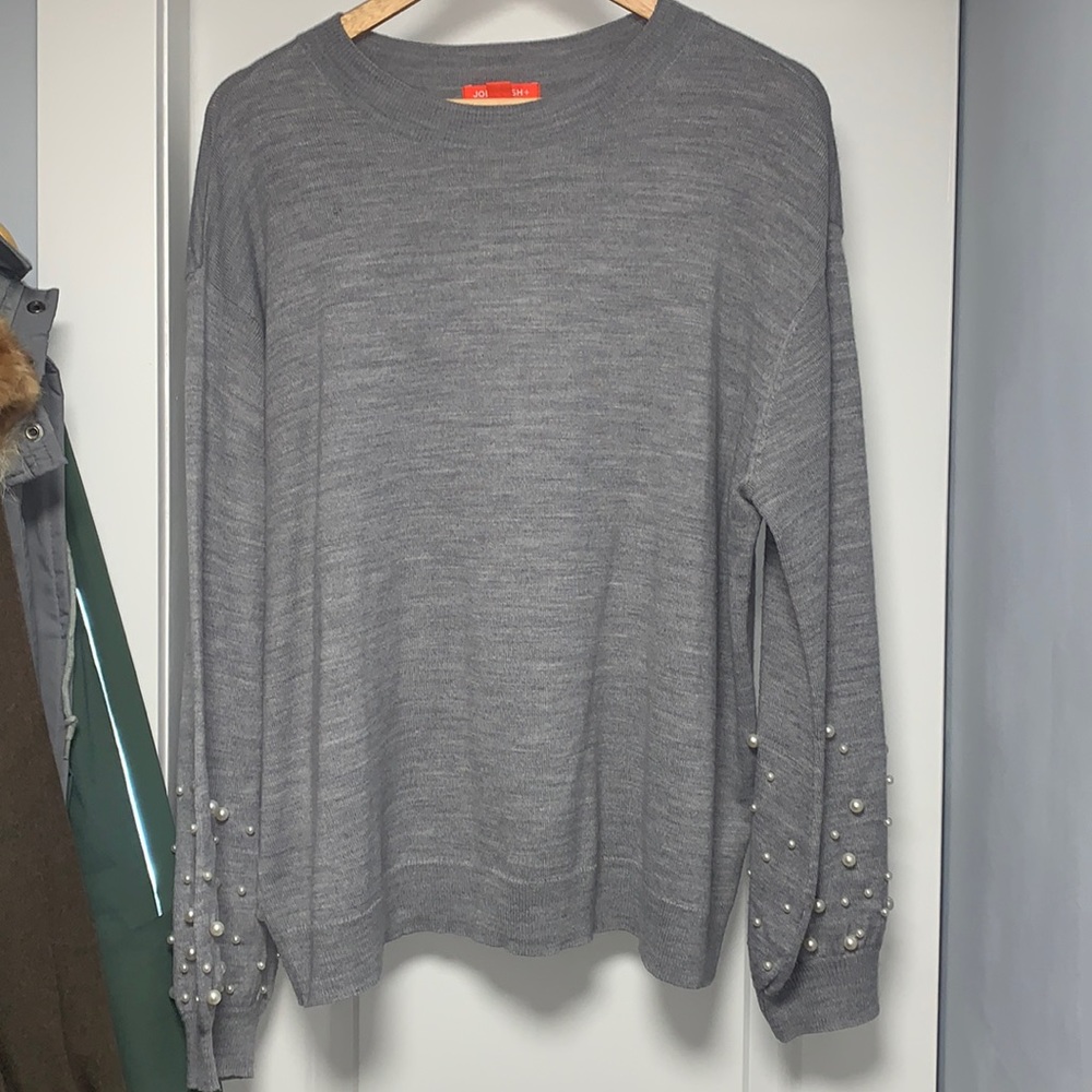 🧡 Pearl sleeve sweater